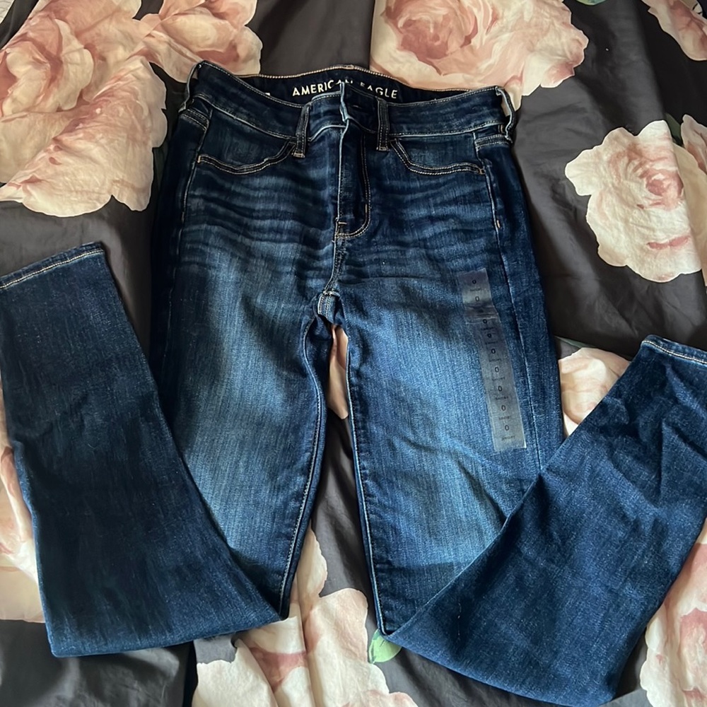 never worn!! American eagle jeans